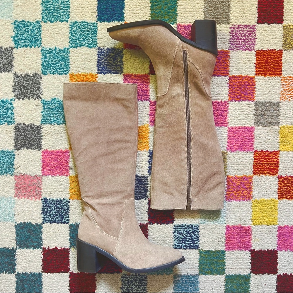Seychelles Element Knee High Tall Boot, Genuine Suede Leather in Taupe size 6 - Picture 6 of 12